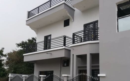 Location d’un appartement neuf de type F4 à Dougar